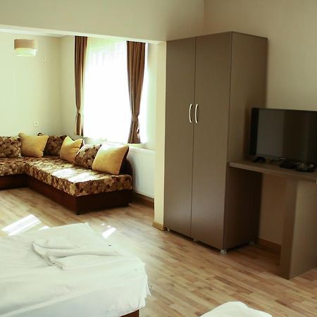 Guest House Central Kŭrdzhali Eksteriør billede