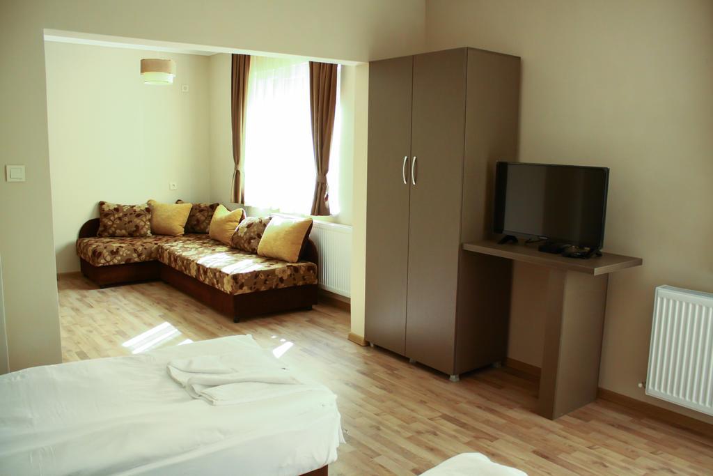 Guest House Central Kŭrdzhali Eksteriør billede