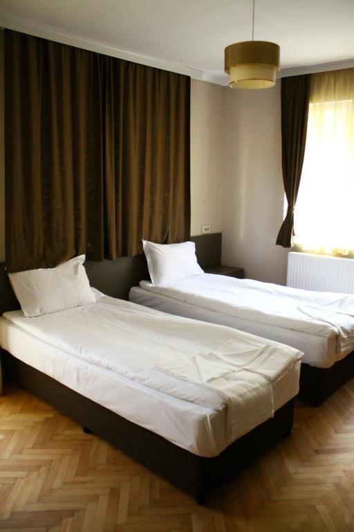 Guest House Central Kŭrdzhali Eksteriør billede